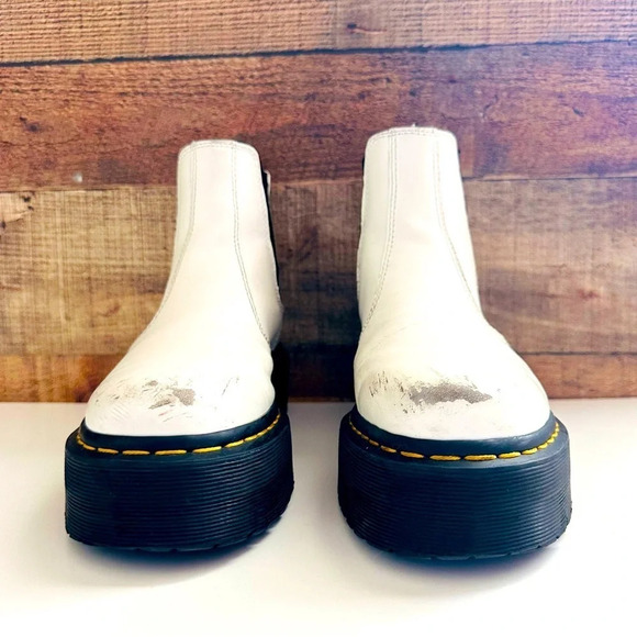 Unisex Dr. Martens 2976 SMOOTH LEATHER PLATFORM CHELSEA BOOTS - Picture 4 of 9